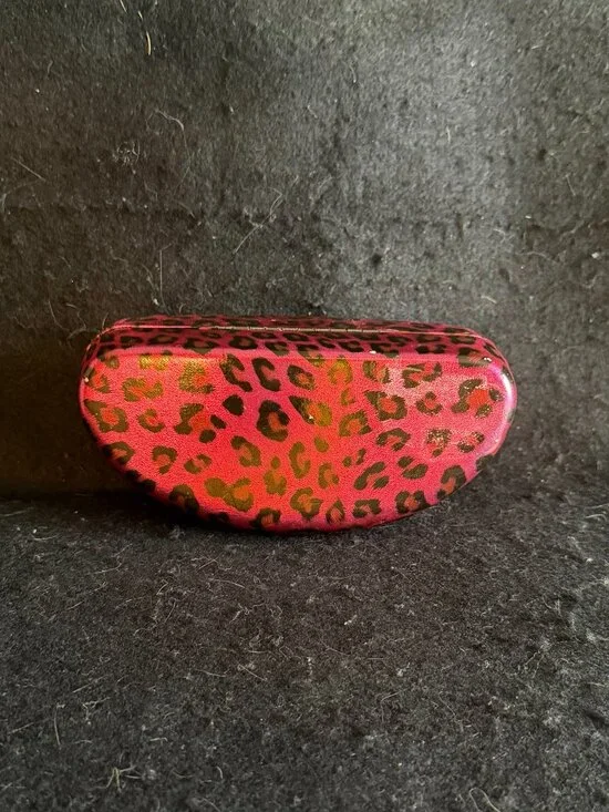 Betsey Johnson Eyeglass/Sunglass ‘Clam Shell’ Hard Case - Picture 3 of 9